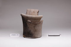 写真10：前期鉄器時代の土器片［クリックで拡大］