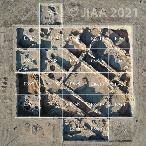 Fig. 2: 2021年度の発掘調査が行われたArea 1のグリッド［クリックで拡大］