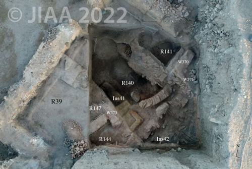 Fig. 25: III-4 建築層(第2火災層)の遺構、E9/d1、前期青銅器時代［クリックで拡大］